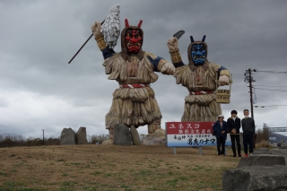 なまはげ像